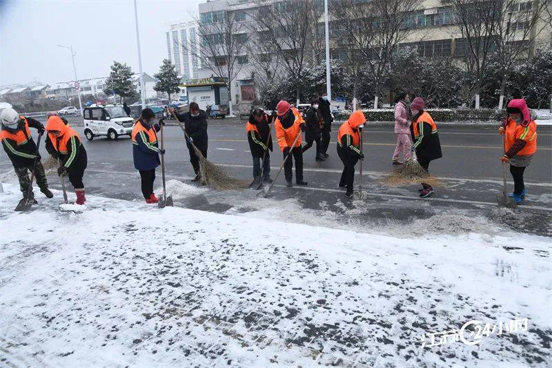 江蘇24小時·滾動推送|無錫:連夜除雪防凍 護航高架