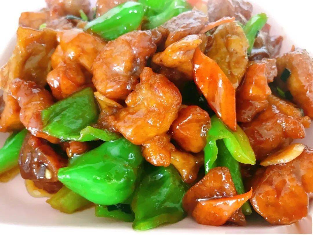 豆果美食达人@哎呀の美食  教大家做咸香入味的肉段烧茄子,一筷子下去