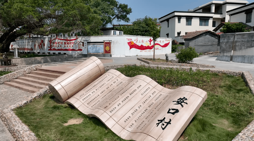 02古佛洞天古佛洞天属于喀斯特岩溶地貌,由古佛岩,古佛寺,粤北大佛和