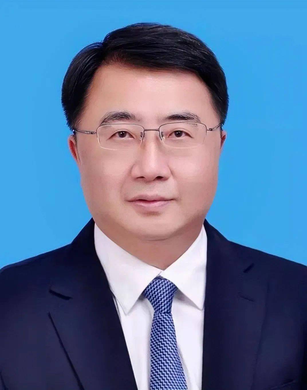 因工作需要,决定免去杨兴忠,郭海阳的三明市人民政府副市长职务.