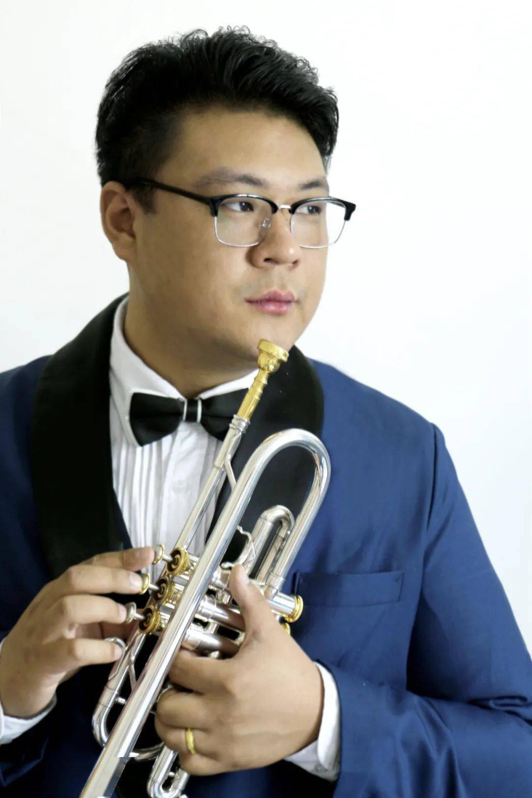 演奏者简介○(节目内容以现场演出节目为准)演奏者:赵宏建10.