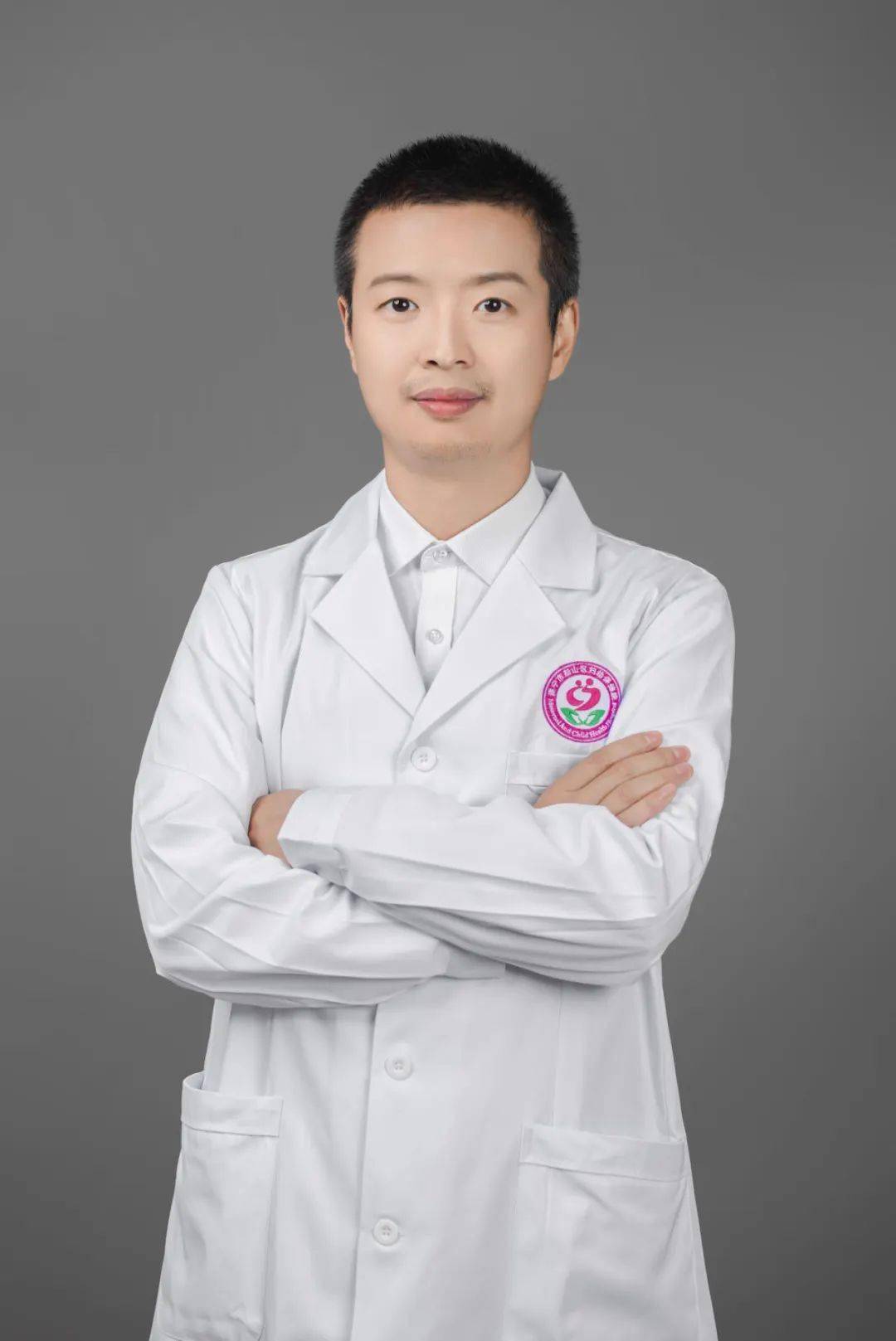 袁涛副主任医师简介:毕业于遵义医科大学,四川省妇幼保健协会新生儿分