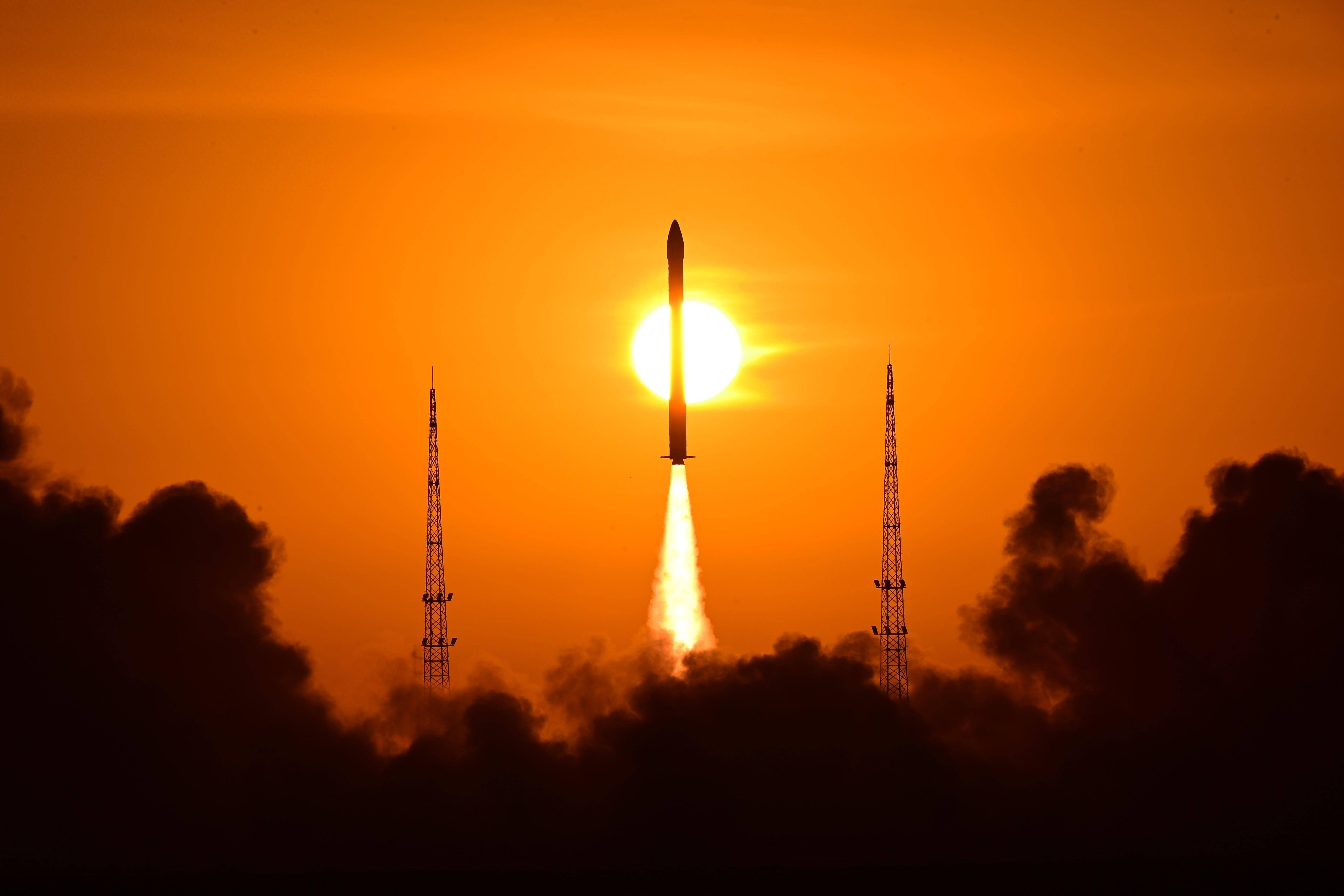 我国成功发射天目一号气象星座11~14星