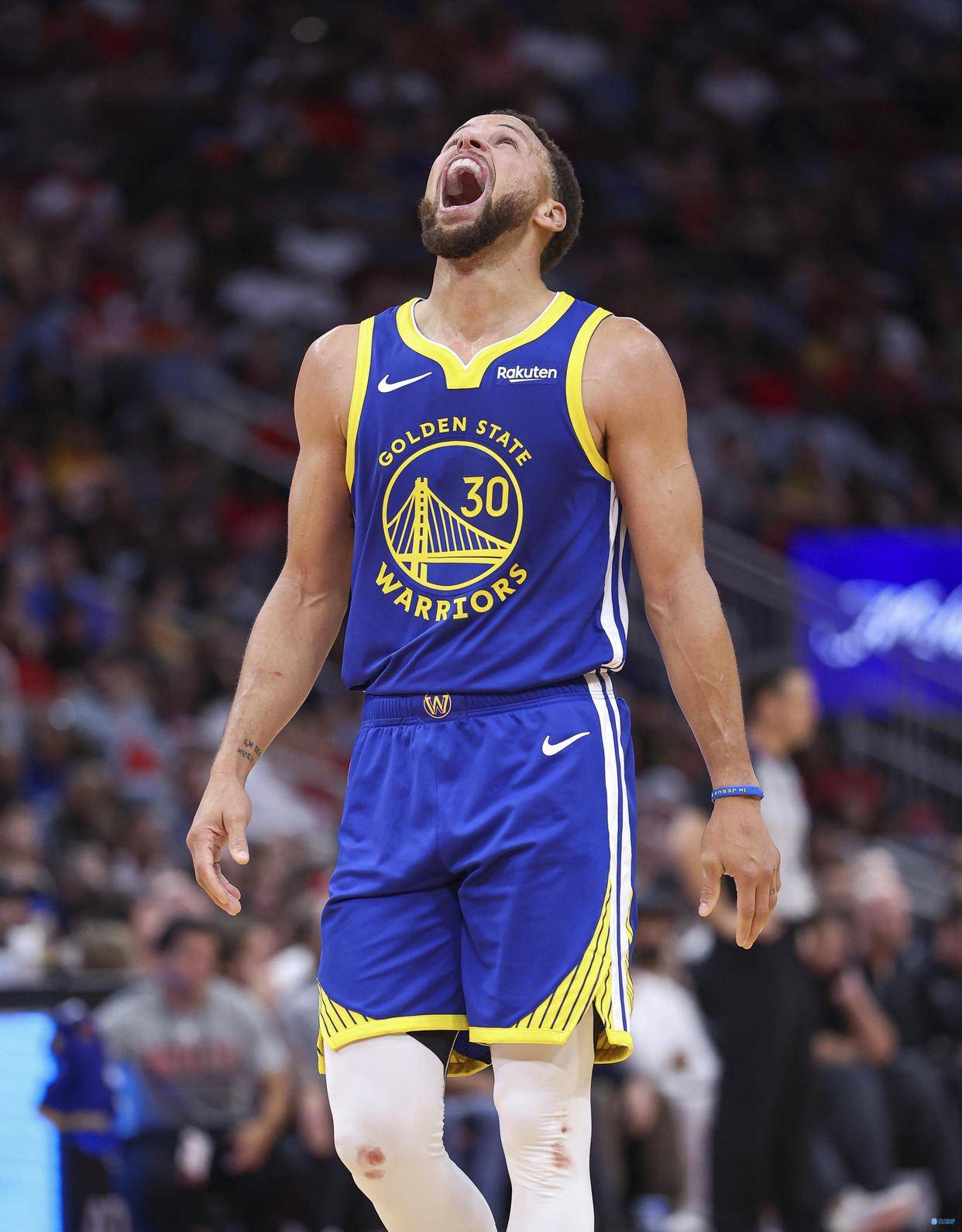 库里生涯至今从未连赢2场圣诞大战 上次战太阳砍个人首个圣诞30 _勇士