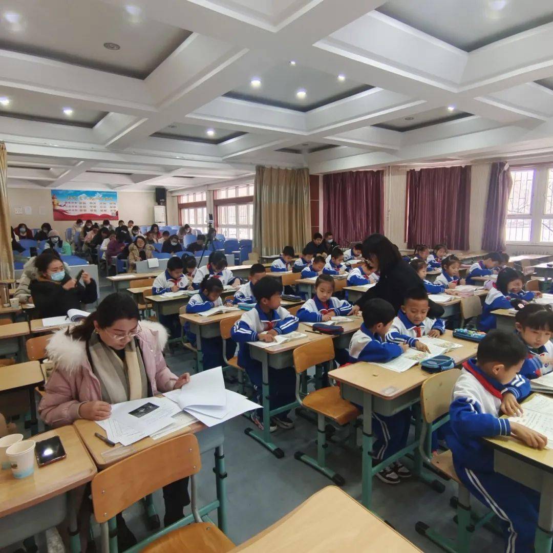 华明小学开展"华明杯"优质课评比展示活动_教学_专场_教育