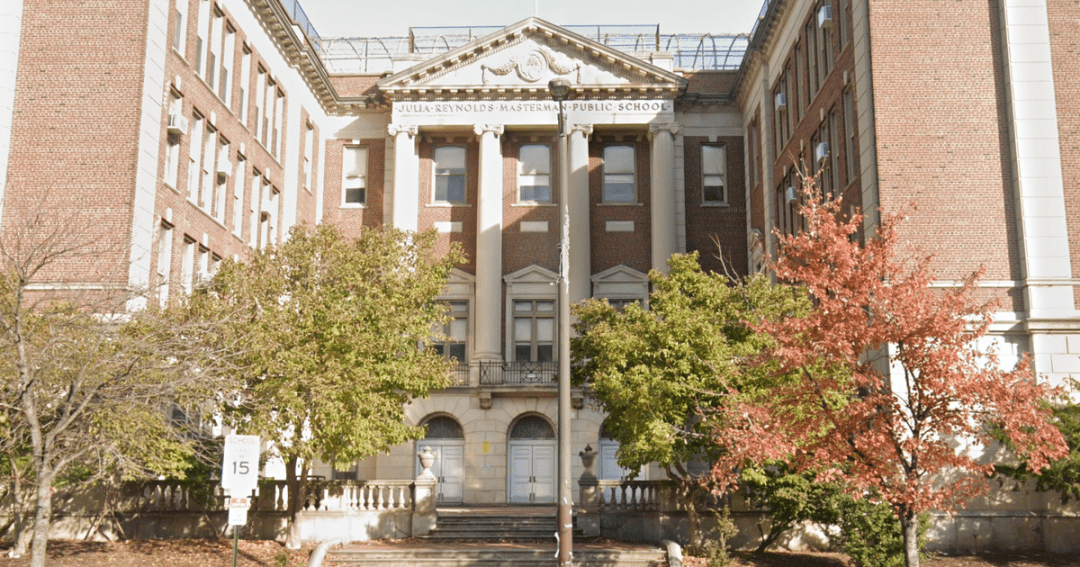 考虑到central是费城的重点高中,而且比另一所学校masterman规模大6倍