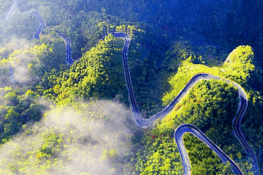 永泰縣雲頂福道位於福建省福州市永泰縣青雲山景區.