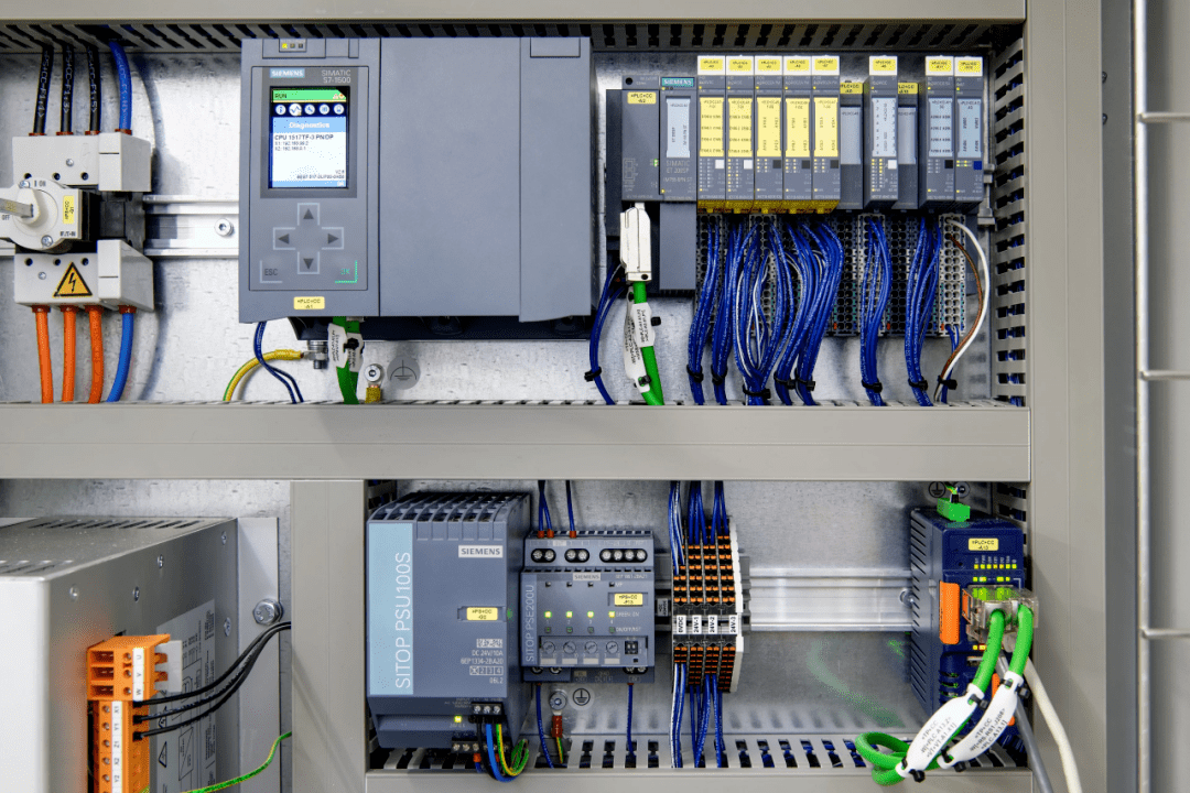 西门子plc控制柜实景图片集锦!_质疑_家长_元件