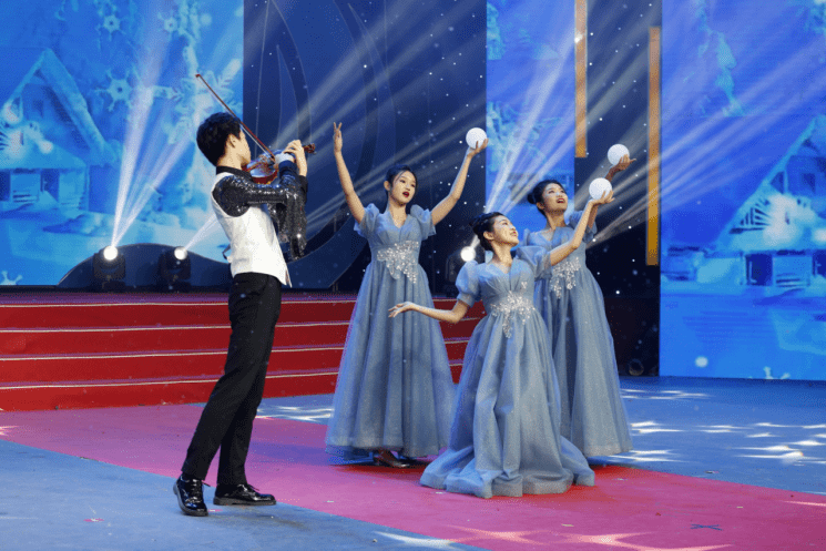 我们唱歌,我们跳舞,祝福大家新年好!_艺术节_舞蹈_中小学