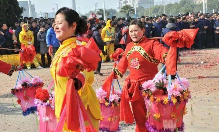 取祓除不祥之意,(《荊楚歲時記》名曰走百病),不知何昉