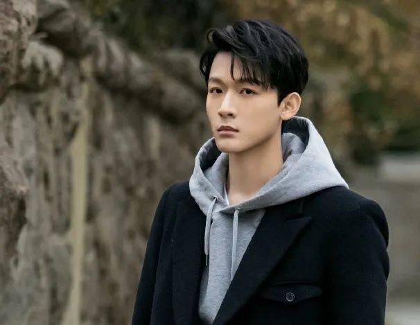 王一博于适的瓜?虞书欣拖后腿?李一桐毕雯珺剧组爱情?刘学义取代成毅?