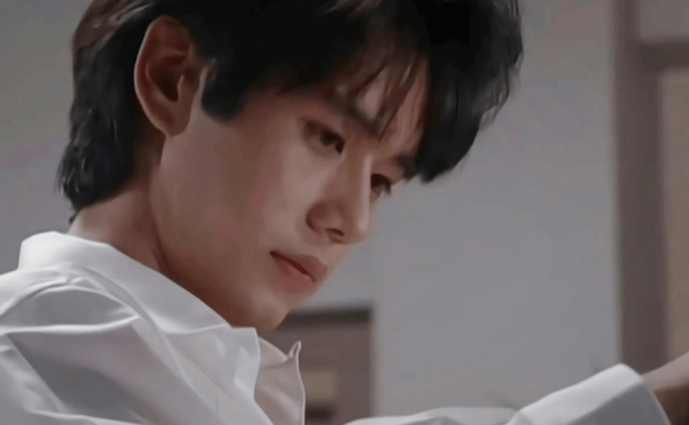 这部美食剧由西岛秀俊和内野圣阳两位主演,先来介绍一下两位主演.