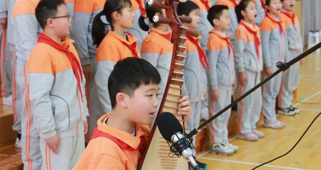 傳承中國夢 童欣向未來——記寶山區第一中心小學元