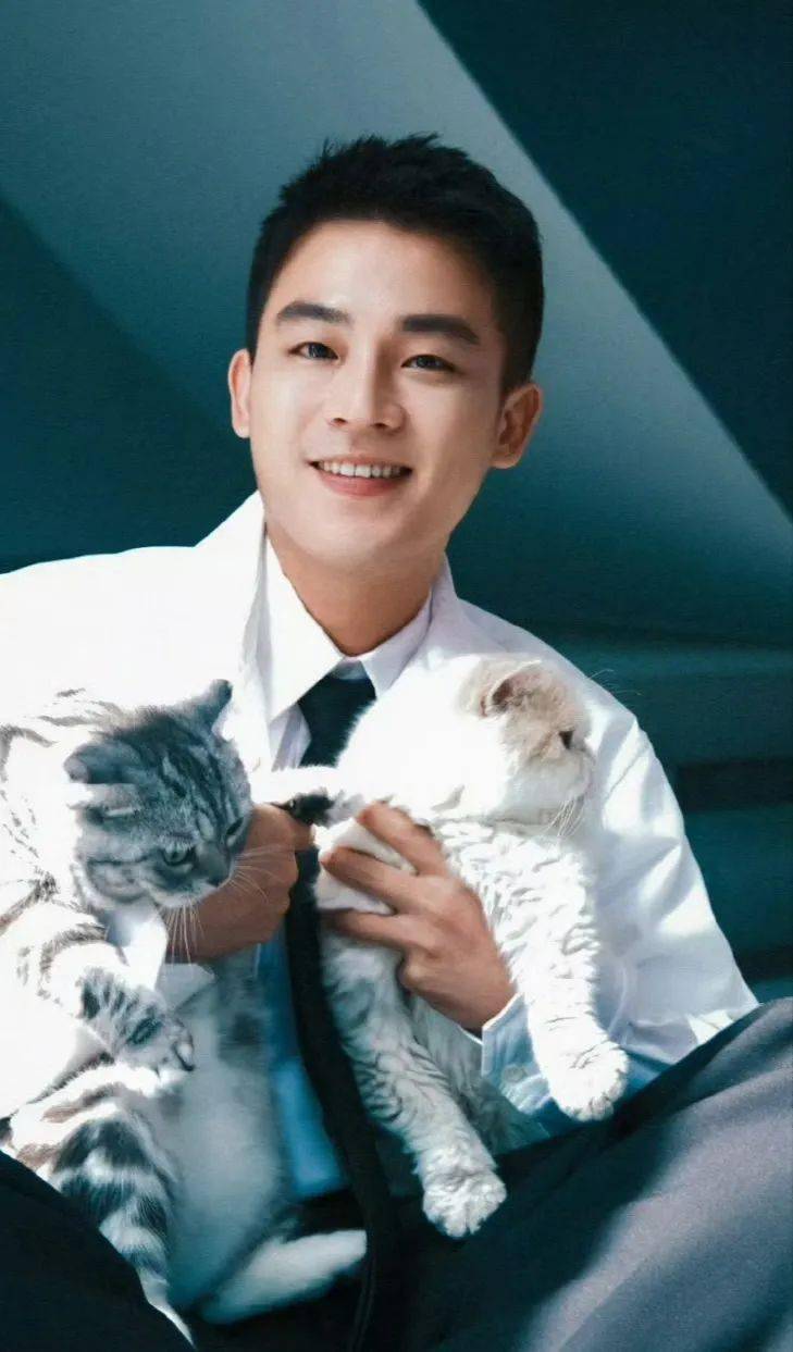 马思纯欧豪复合?周雨彤翟潇闻分手?屈楚萧飞升失败?赵今麦轧戏?