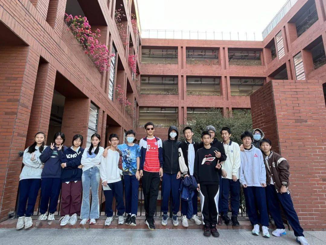 乘风破浪 衣展风彩|铁一无校服日活动来啦!_校园_个性_青春